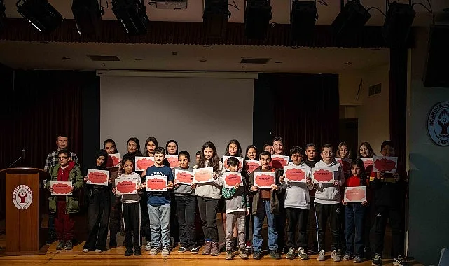 Bilimle büyüyen Bornova’da 179 genç sertifikalarını aldı