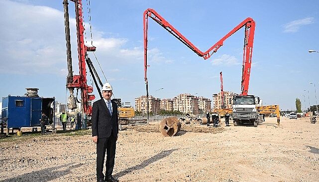 Başkan Altay: ‘Otogar Kavşağı’nda Karayolunu ve Raylı Sistemi Üste Alacak Bir Köprülü Kavşak Çalışması Yürütüyoruz’