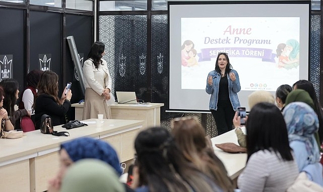 Anne Destek Programı mezunları sertifikalarını Başkan Mutlu’dan aldı