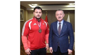 Başkan Büyükakın, güreşten iki önemli ismi ağırladı