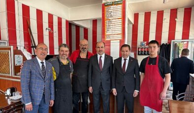Başkan Altay, Başkan Kılca, Başkan Kavuş, Karaman Caddesi’nde Esnaf ve Vatandaşlarla Buluştu