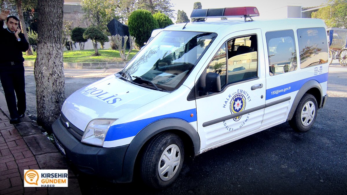 Kırşehir’de Otomobilde 750 Paket Kaçak Sigara Yakalandı